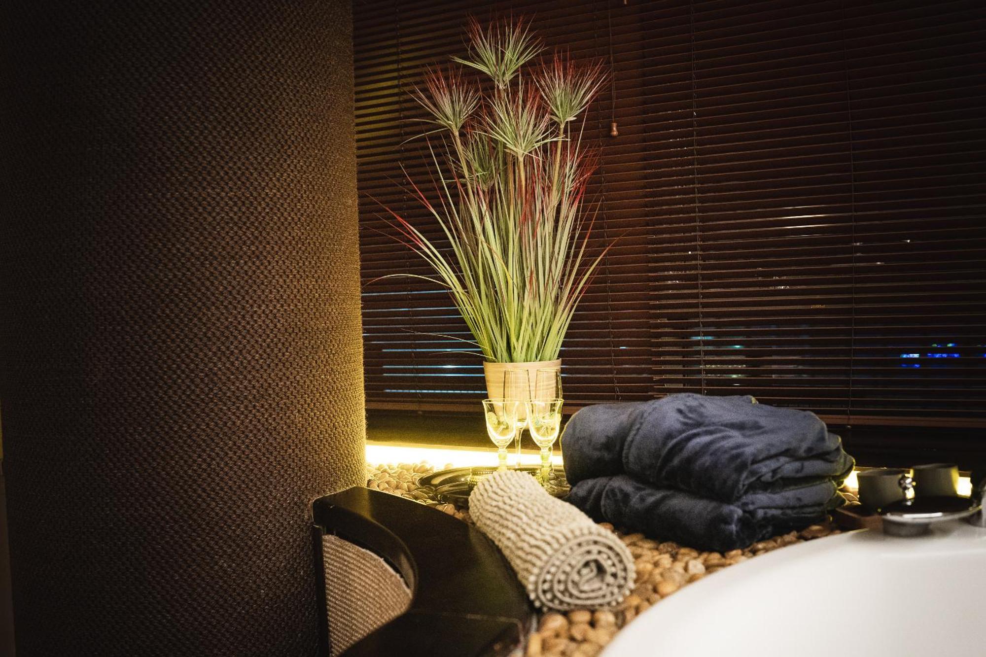 Apartments With Jaccuzi Βίλνιους Εξωτερικό φωτογραφία