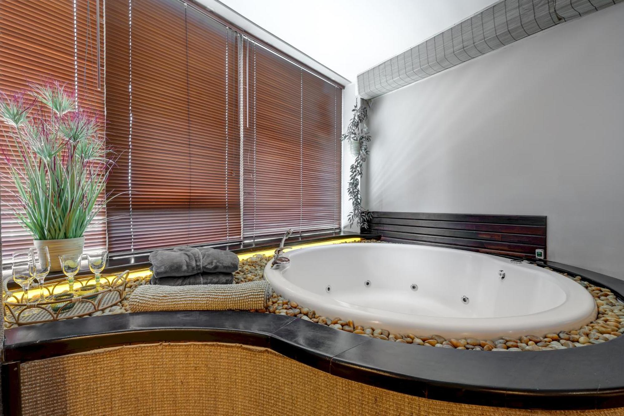 Apartments With Jaccuzi Βίλνιους Εξωτερικό φωτογραφία